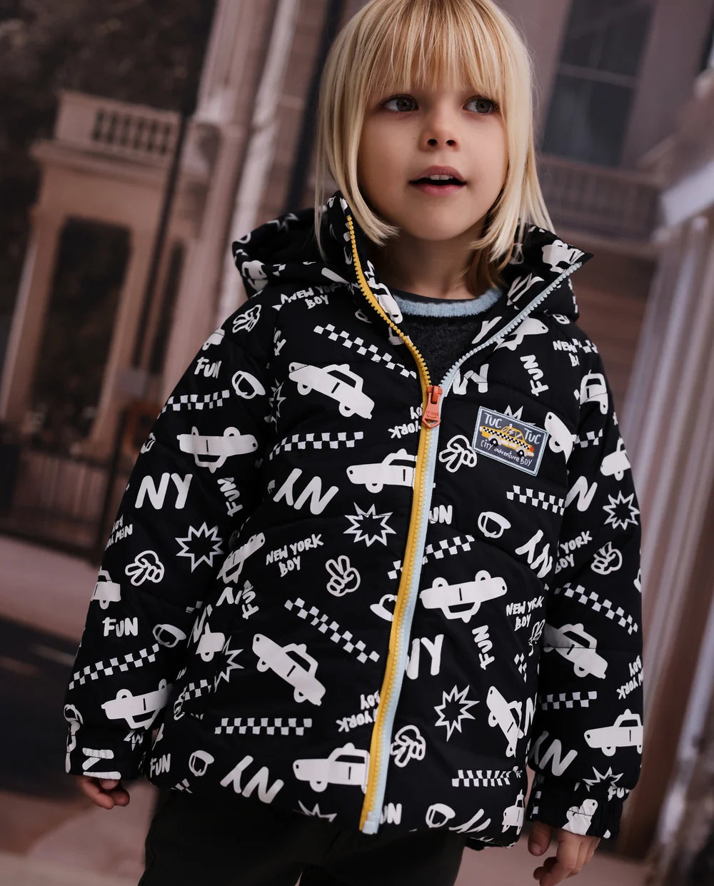 Tuc Tuc - Coat with a hood and urban print